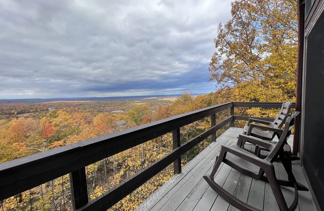 Premium Townhome on TOP ROW of Camelback Mountain, Poconos *Fun Year Round*