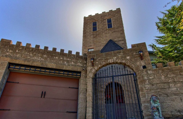 Prescott Hilltop Castle w/ Breathtaking Views