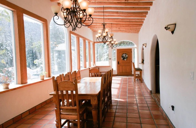 Presidential Grand Villa In The Taos Canyon- Taos, New Mexico