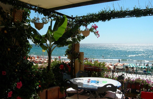 Prestigious apartment on the sea with large terrace