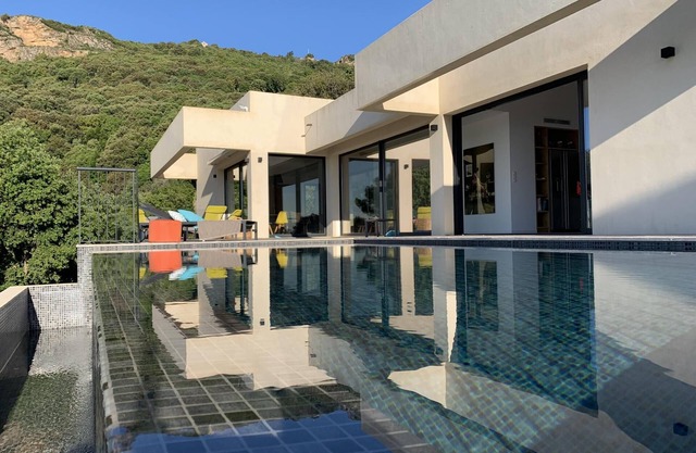 Prestigious villa U Scogliu in Erbalunga