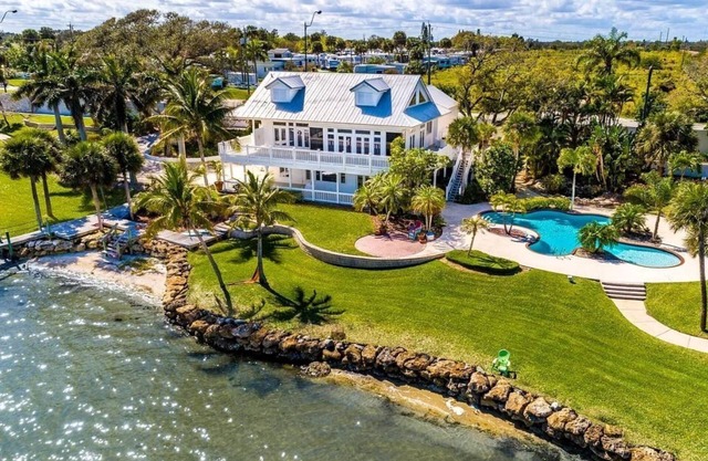 Prestigious waterfront Villa