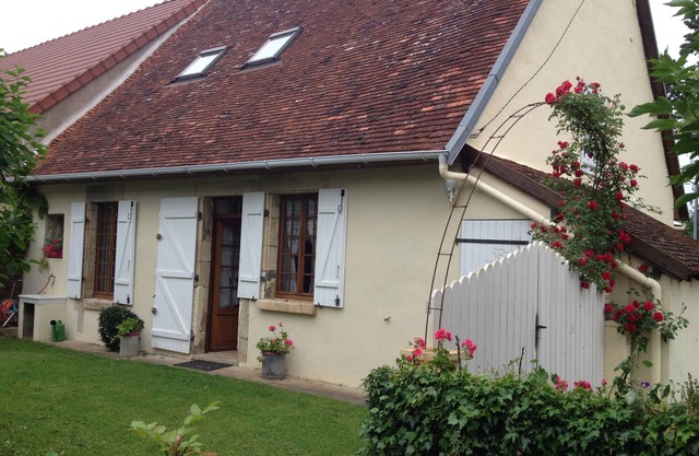 Pretty country house in Raveau, near La Charité/Loire