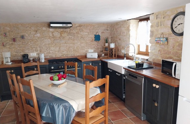 Pretty country house with exposed stonework 9 km from the beaches