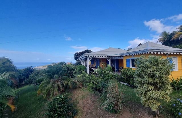 Pretty creole villa, beautiful unobstructed view of the caribbean sea and the mountain