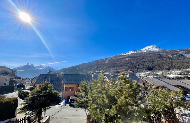 Pretty F4 house with loggia in Briançon