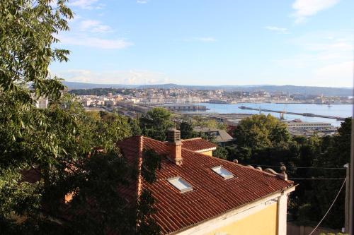Pretty Favetti - lovely apartment in Trieste with a sea view -