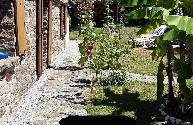 Pretty renovated farmhouse in a garden near the sea