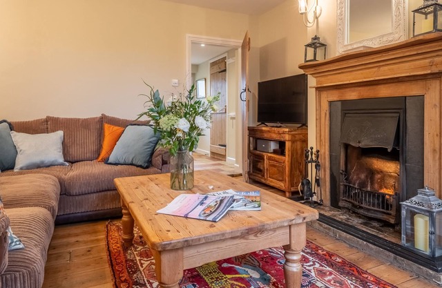 Pretty Victorian semi-detached cottage
