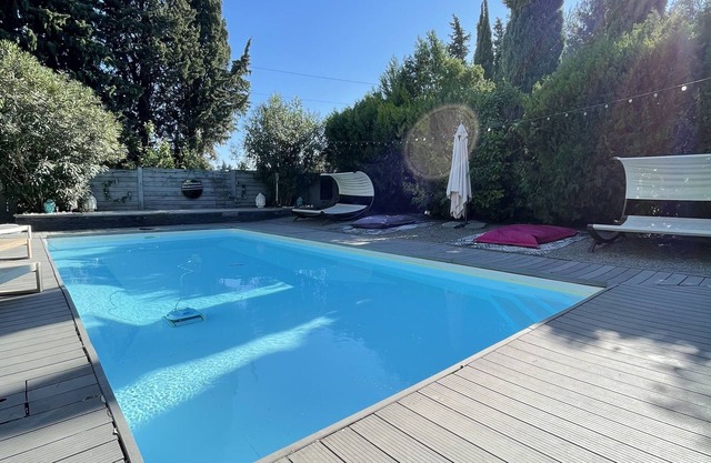 PRETTY VILLA WITH POOL SLEEPS 8