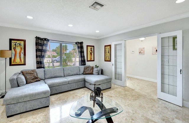 Prime Boca Raton: Beach, Pool, & Fun! 3BR/2BA