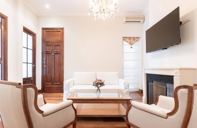 Prime Location: Stylish 3-Bed Apt Near Top Buenos Aires Attractions!