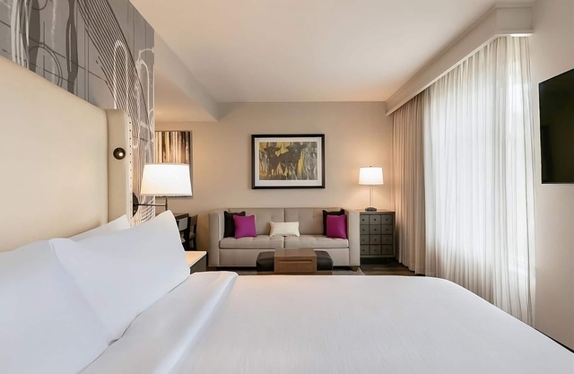 Prime Location! 3 Convenient Units, Pool, Free Parking, Free Breakfast!
