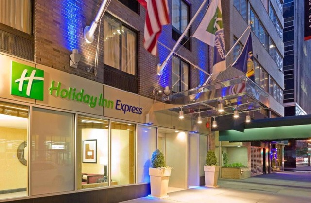 Prime Wall Street Stay + Breakfast. Subway Access