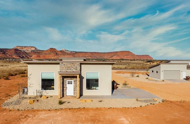 Primrose Loft Hideaway l Pool I Pickleball
