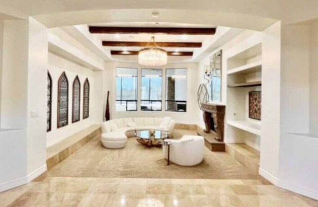 Pristine Luxury Estate, Views, Sleeps 26, Heated Pool & Spa