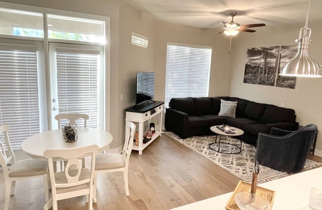 Pristine North Scottsdale unit