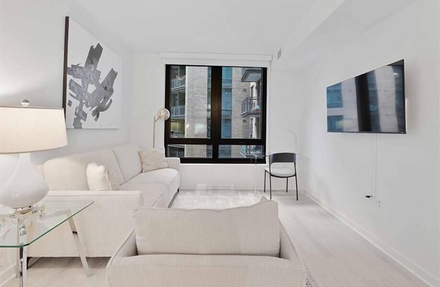 Pristine & Quiet 2BR, Close for Metro Red Line & Union Market