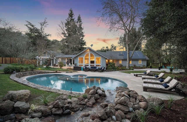 Private 1+ acre, Bocce, New Heated Pool & Hot Tub