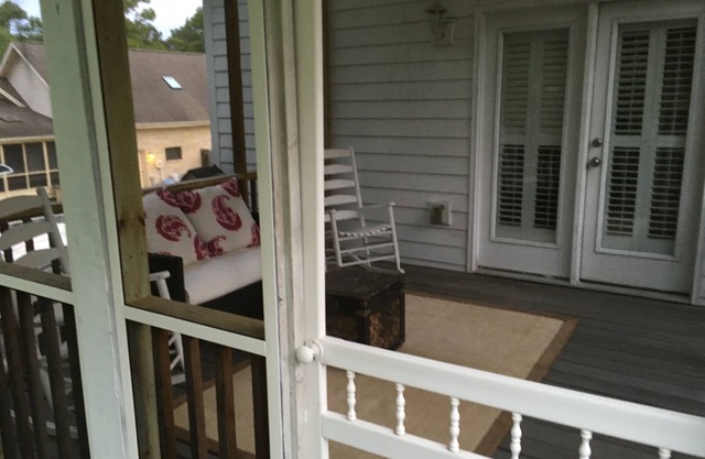 Private 1 bed/1 bath near Wrightsville/Carolina Beach , Pet friendly