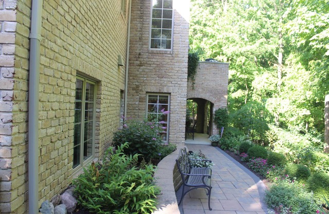 Private 2 Bedroom 2 Bathroom Apartment with Full Kitchen & Patio