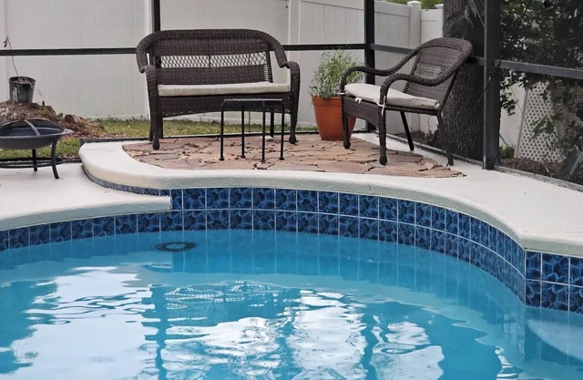 Private 2 Rooms 1 Bath Great Location, Relax