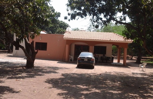 PRIVATE 2BD RANCH 8 MILES FROM THE BEACH