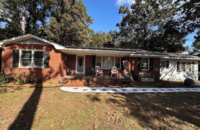 Private 2BR, 2BA Duplex style home with Living Room Kitchenette