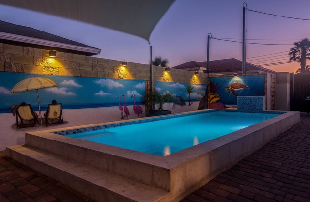 Private 3 BR Villa/Pool/Sleeps 8