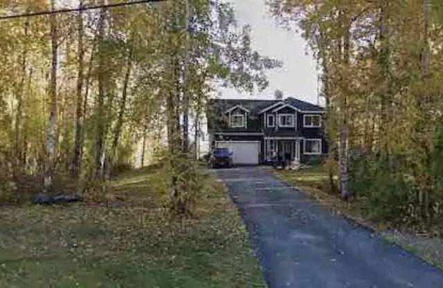Private 4 Bedroom Home with Amazing Mountain Views