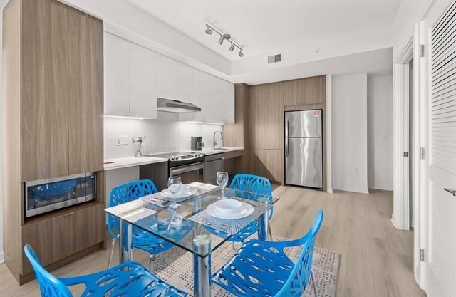 Private Balcony & Free Outdoor Wifi | 2BR in Central DC