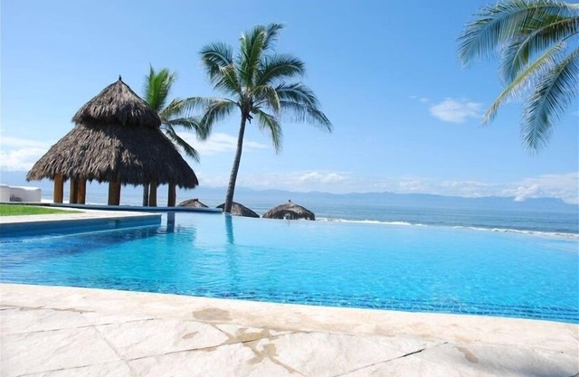 Private Beach House - Sandy Beach with Surf Break/