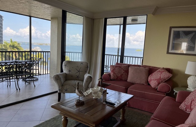 PRIVATE BEACH @ Sanibel Harbour Resort Condo 511 - Corner Unit w/Sunset views