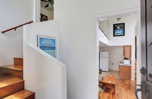 Private, Bright and Clean with VIEWS. Near Cottage Hospital, Beach, & Downtown