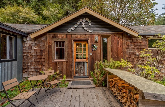 Private cabin close to lagoons, beaches & Redwood National Park