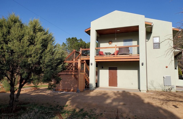 Private Casita with Beautiful Red Rock Views and Large Deck