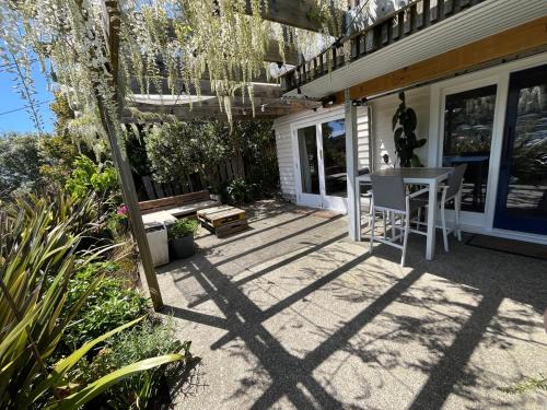 Private central Nelson apartment