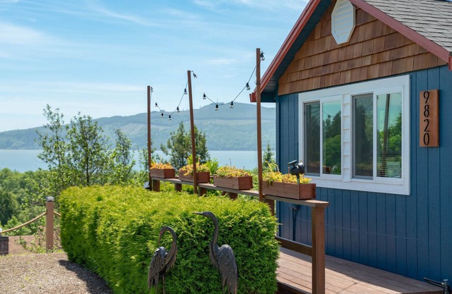 Private Coastal Cottage w/via -Near Rockaway Beach!