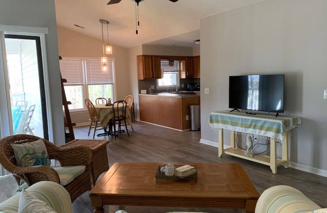 Private Condo, Central, Travel Nurses Welcome
