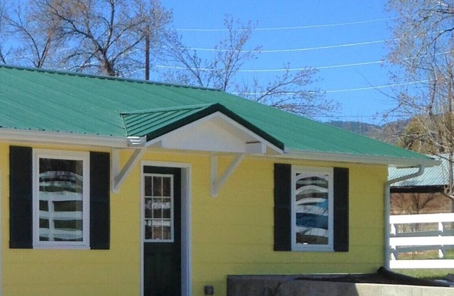 Private Cottage, near CSU, Old Town and the Foothills