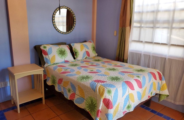 Private, Cozy, 2 Bedroom Suite - 2 Minutes from the Beach!