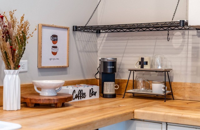 Private & Cozy Modern Bungalow Conveniently Located