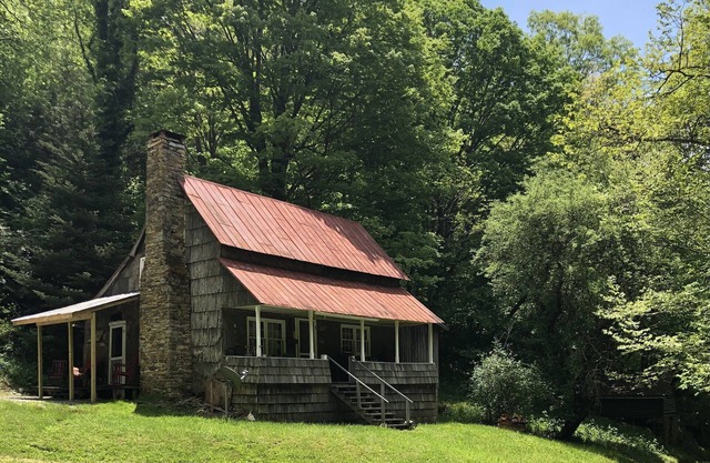 Private Creekside Calhoun Homeplace Cabin Close to Grandfather Mountain