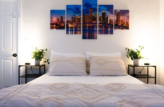 Private Entrance 1bedroom Suite!