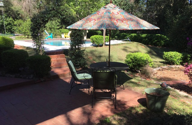 Private Garden Guest House with separate entrance near FSU, downtown and TMH.