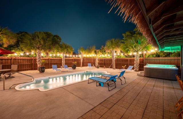 Private Getaway! Heated Pool, Hot Tub, & Tiki Bar! 5BD, 4.5BA, 5 min to beach!