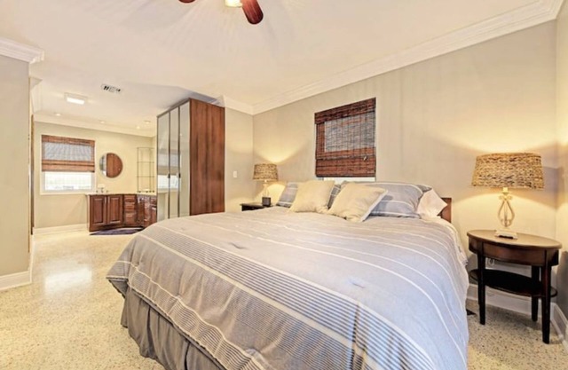 Private & Haven-ly pool home on boating canal