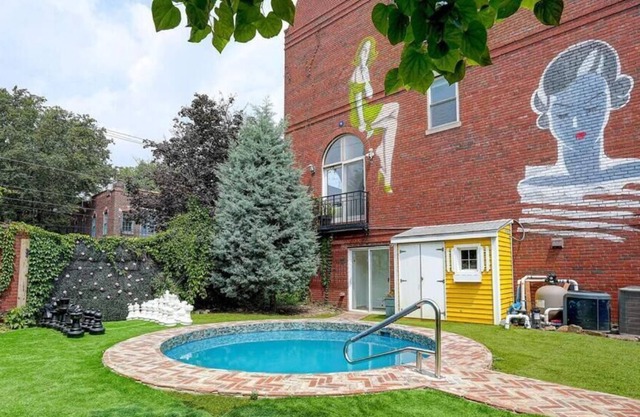 Private Heated Swimming Pool! Society Hill Philadelphia!