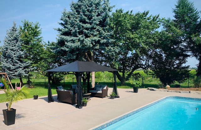 Private home, hot tub, in-ground pool, vineyard views.