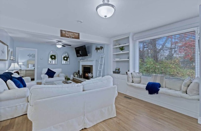 Private home - fire pit, deck, & great location!